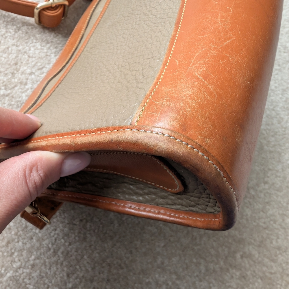 Vintage Dooney and Bourke Purse - Picture 4 of 14